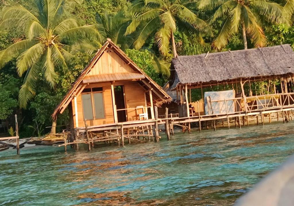 Pianemo Islands House | NELDA Homestay