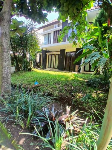 Bandung House | Nirwana Homestay Resort Dago Pakar 3 Bedrooms