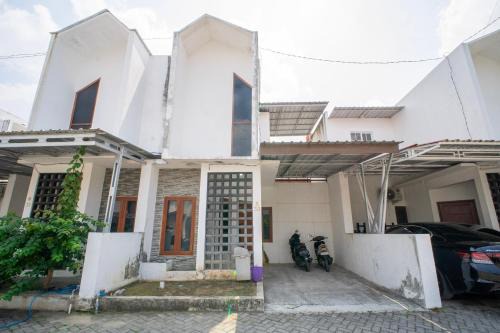 Catur Tunggal House | Omah Ambarrukmo Homestay Jogja