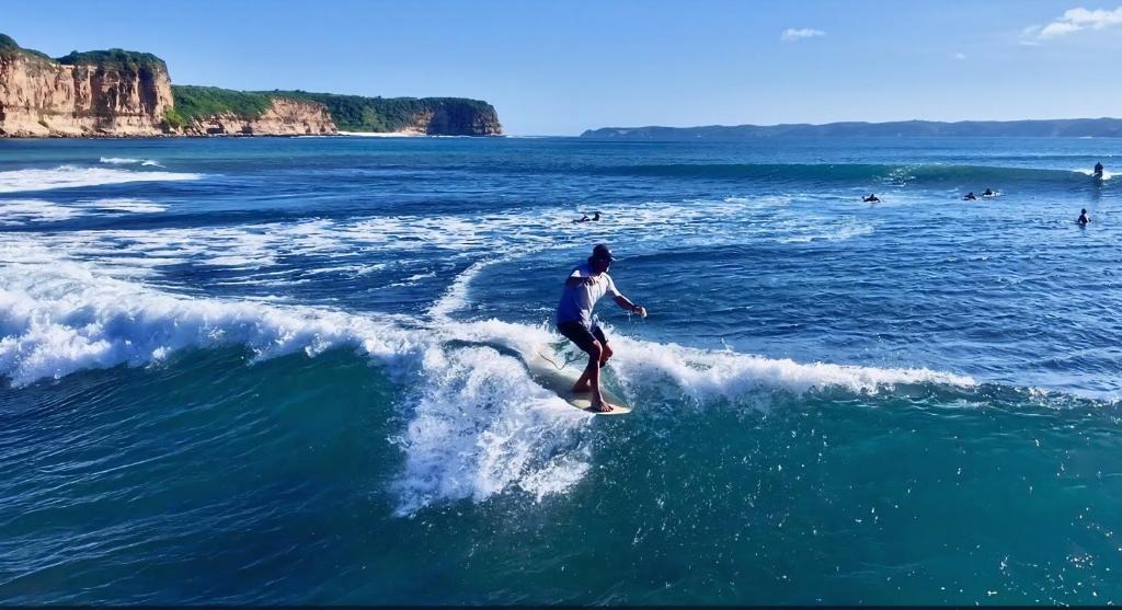Jerowaru Hotel | Ombak Resort at Ekas , a luxury surf and kite destination, Close to Inside Ekas beach