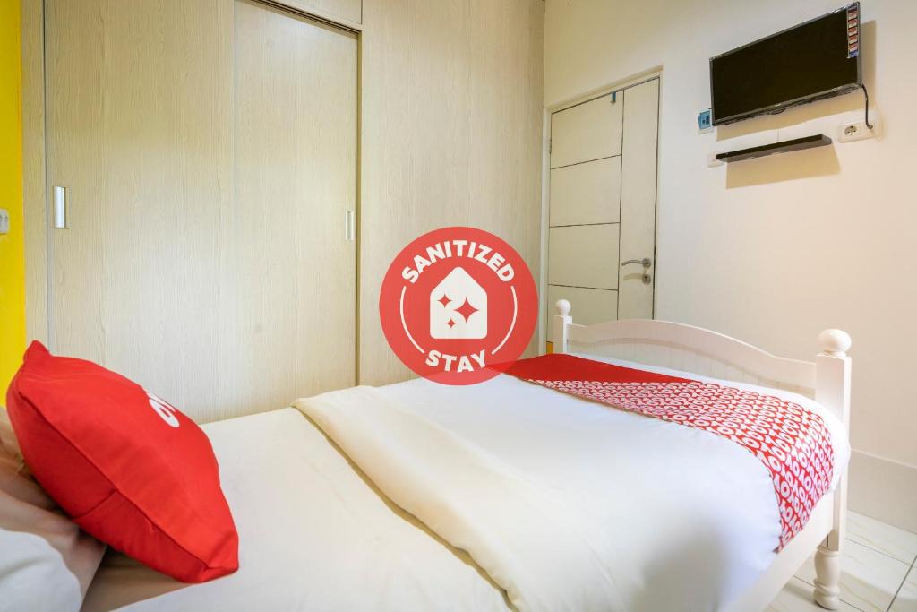 Surabaya Hotel | OYO 3782 Gunung Anyar