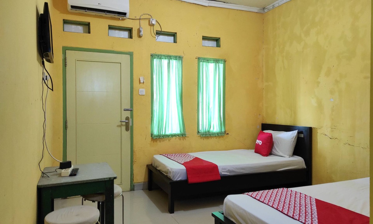 Jatiwangi Hotel | OYO 90333 Wisma Tenang Jaya Syariah