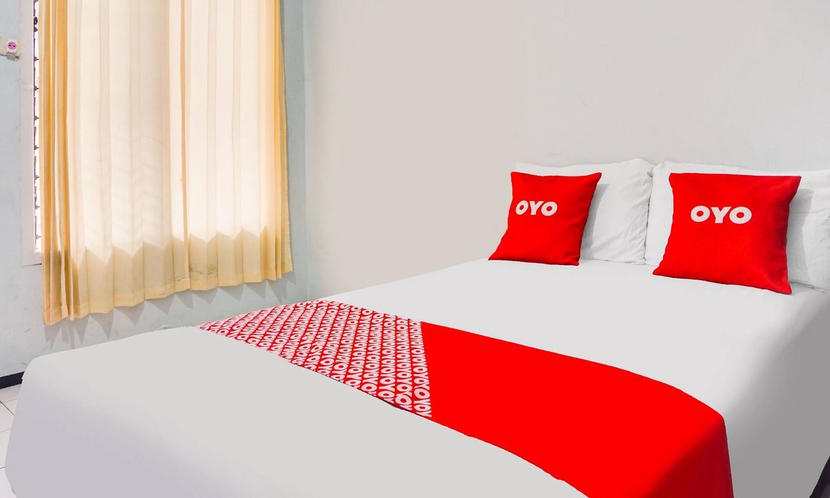 Dinoyo Hotel | OYO 91926 Serayu Sumbersari Homestay