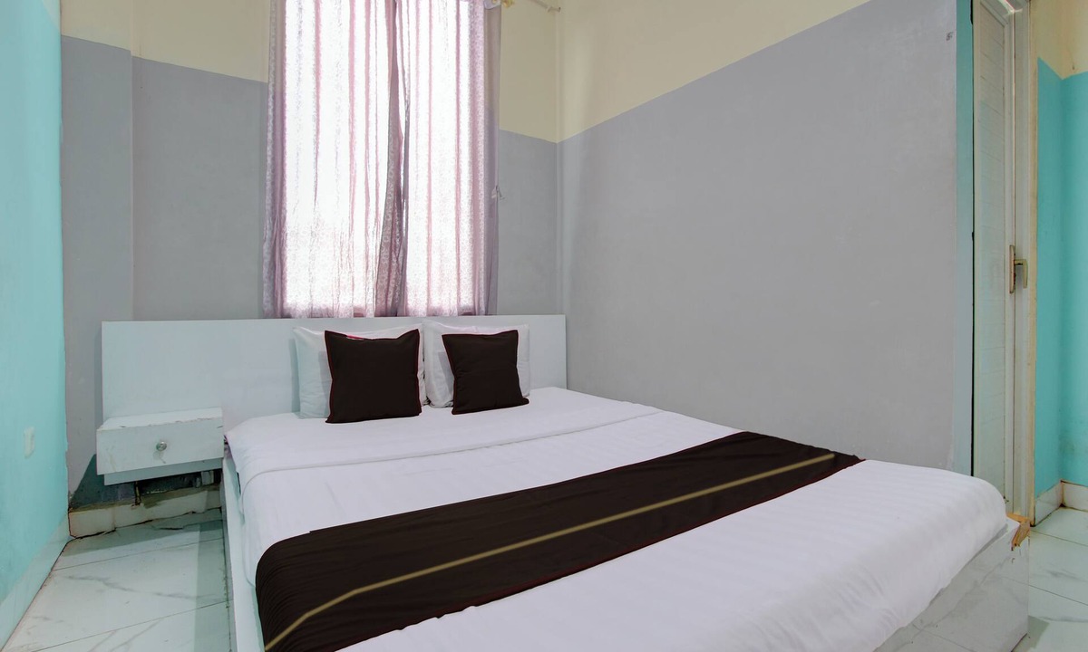Surakarta Hotel | OYO 94919 Nay Guesthouse Dan Kost