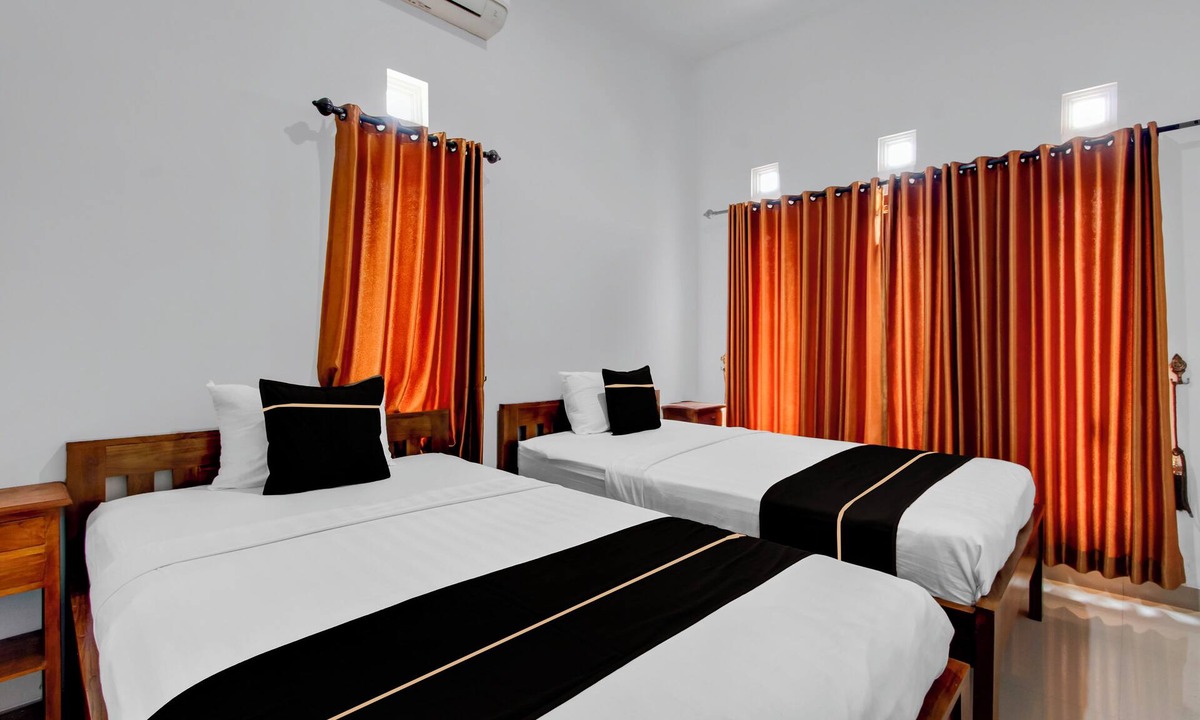 Banguntapan Hotel | OYO 95088 Homestay Omah Pring