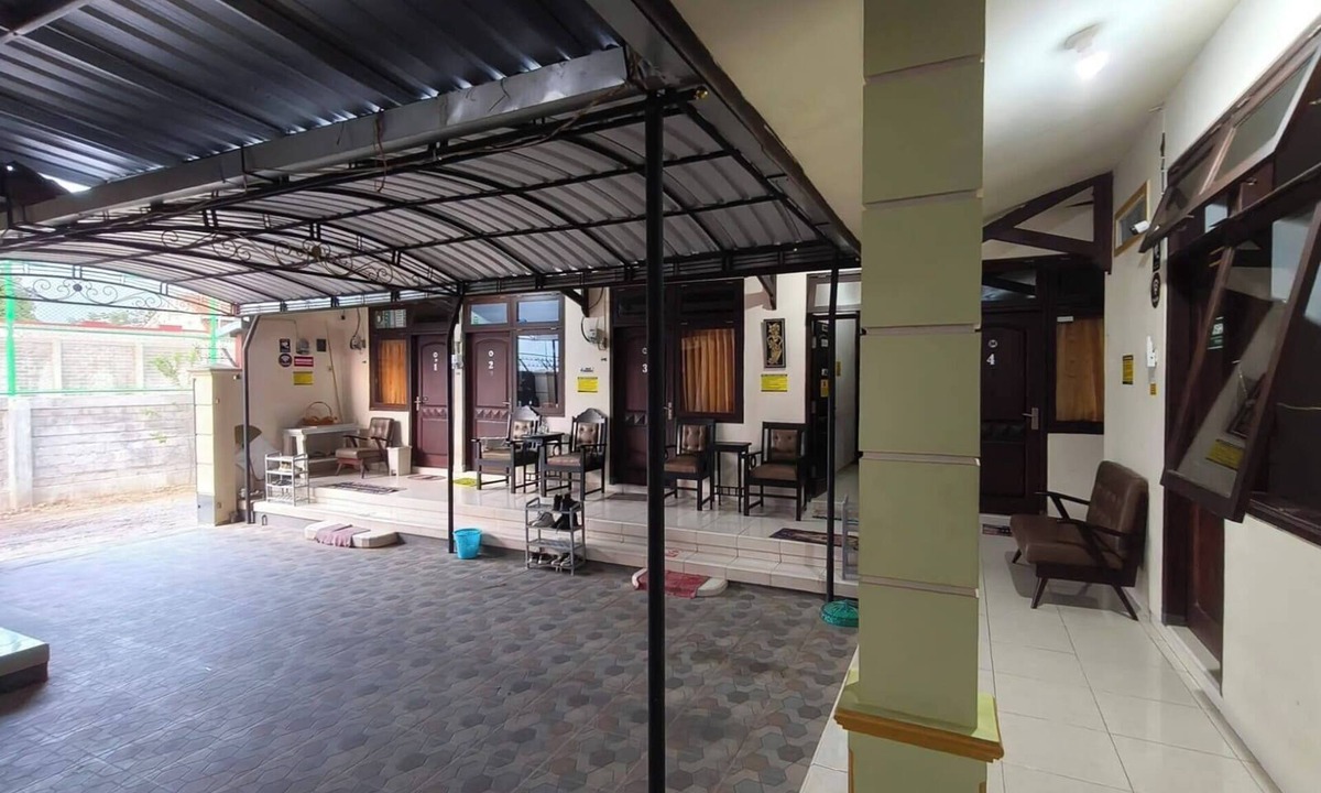 Probolinggo Hotel | OYO 95290 Incess Diana Syariah
