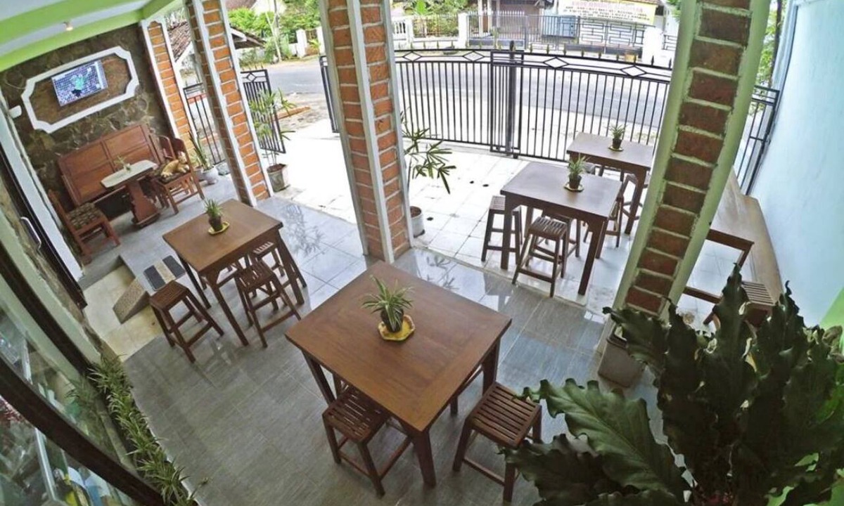 Kayangan Hotel | OYO 95309 Ijen Homestay