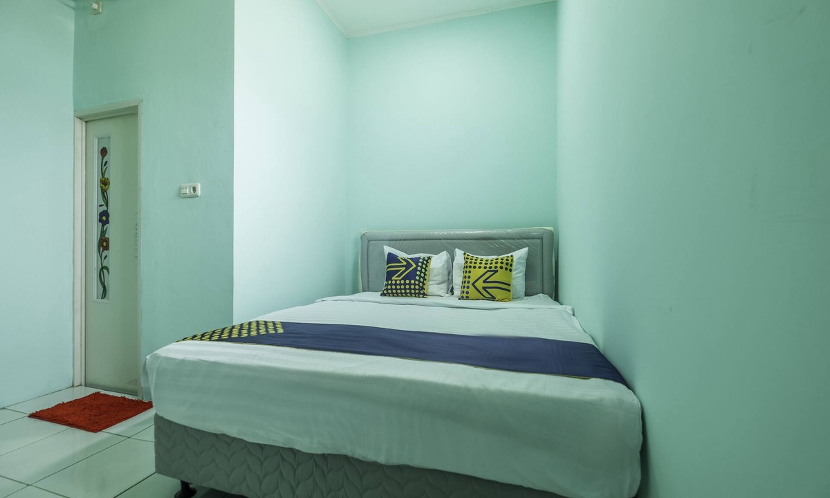 Karawang Hotel | OYO Life 1889 Mbuahpage
