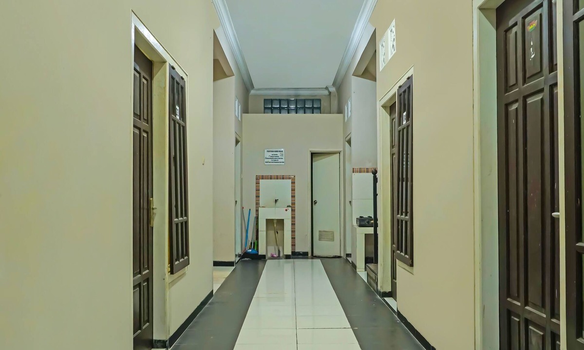 Kediri Hotel | OYO Life 92394 Namimart Syariah 2