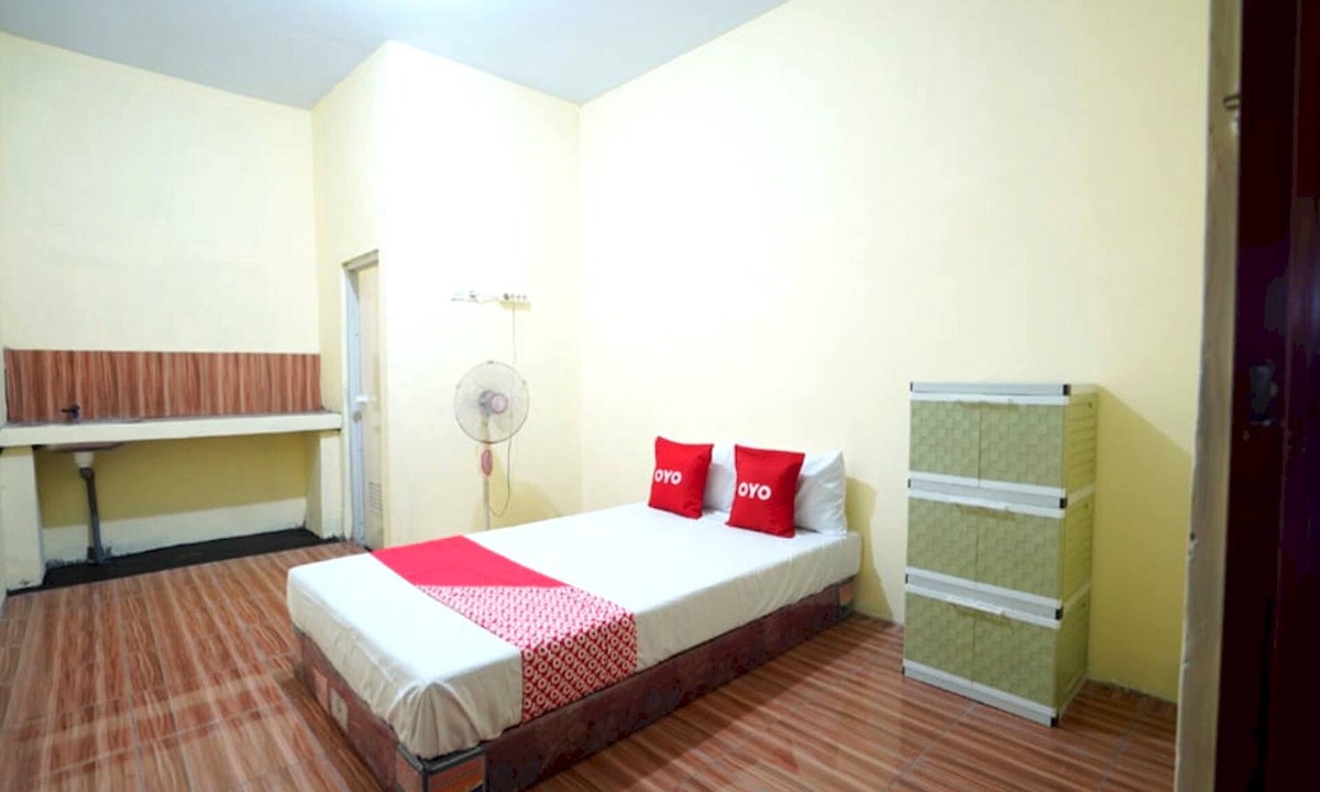 Sidoarjo Hotel | OYO Life 92920 Rumah Kost Azca