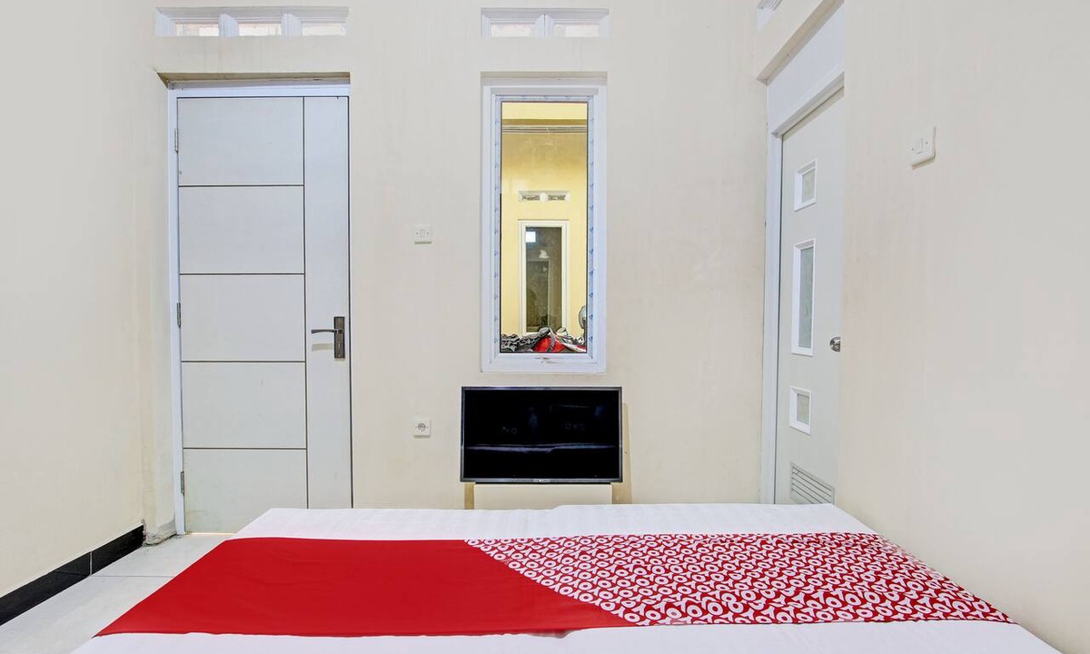 Muncar Hotel | OYO Life 93034 Ayri Home