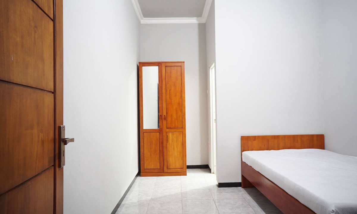 Lumajang Hotel | OYO Life 93045 Kost Putra Bu Ketut