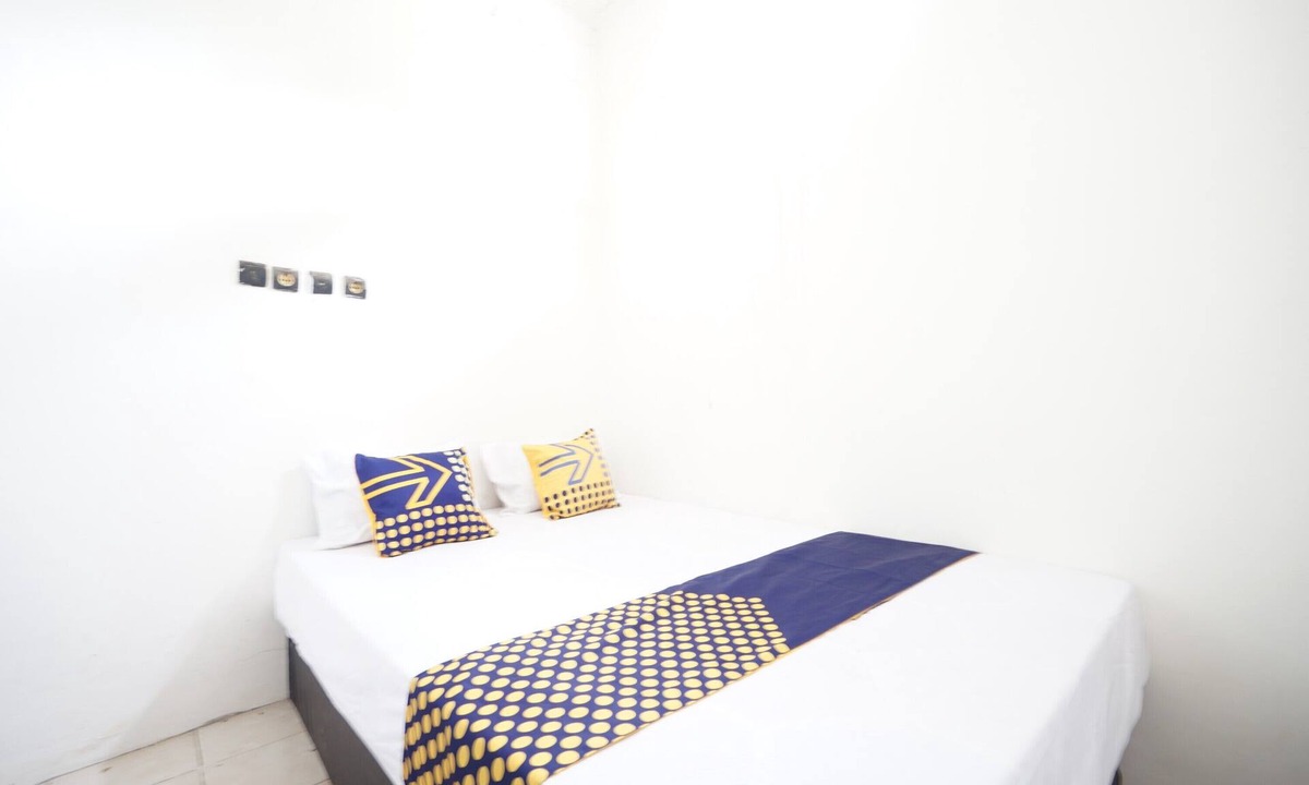 Painan Hotel | OYO Life 93680 Kost Losawi Syariah