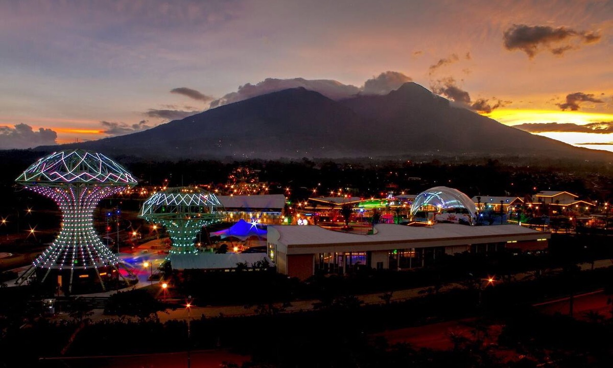 Bogor Selatan Hotel | Padjadjaran Suites Resort & Convention
