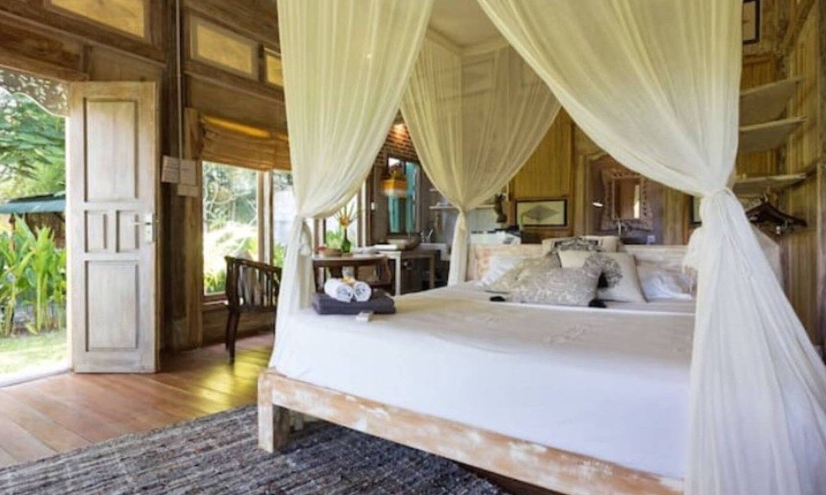 Batu Bolong Hotel | Pande Homestay