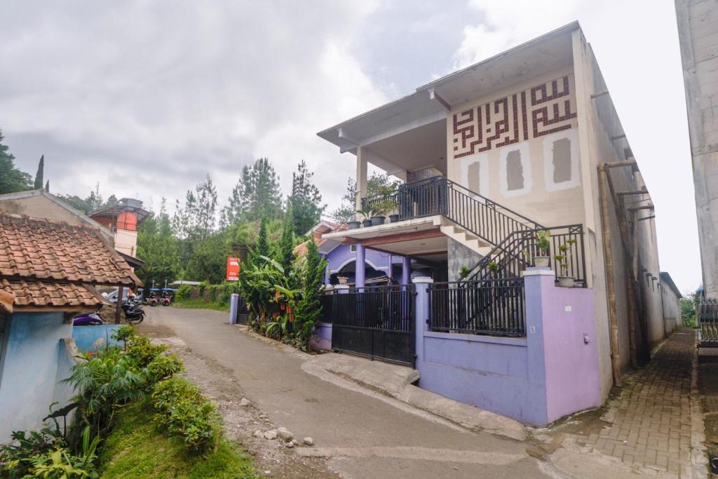 Lembang Hotel | Penginapan Bumi Ahsan Syariah near Noah's Park Lembang RedPartner