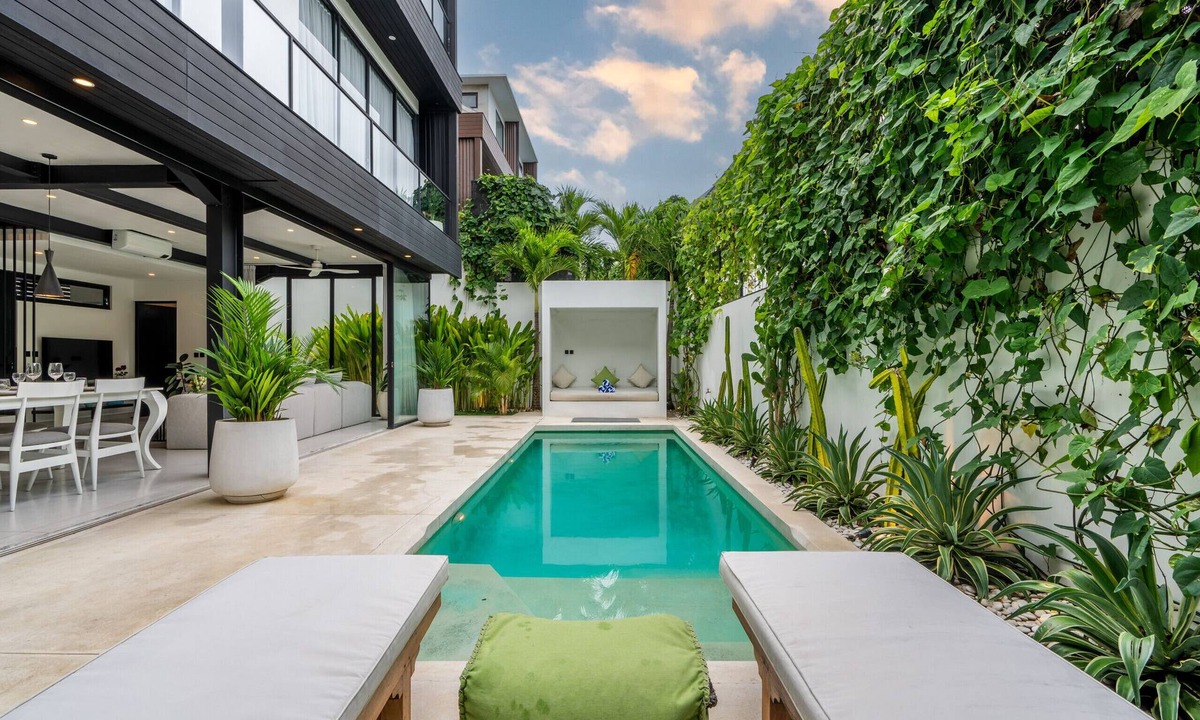 Umalas Villa | Private Pool Modern Design Beach Access