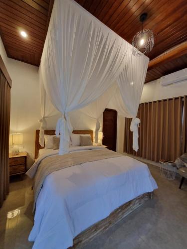 Melayang Villa | Puri Ari