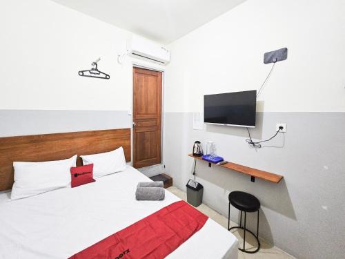 Gubeng Hotel | RedDoorz at AVA Guesthouse Pucang Anom Timur