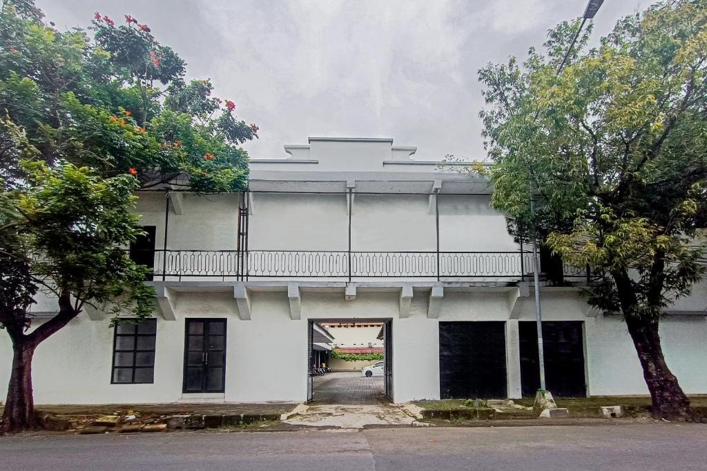 Pemalang Hotel | RedDoorz near Alun Alun Pemalang