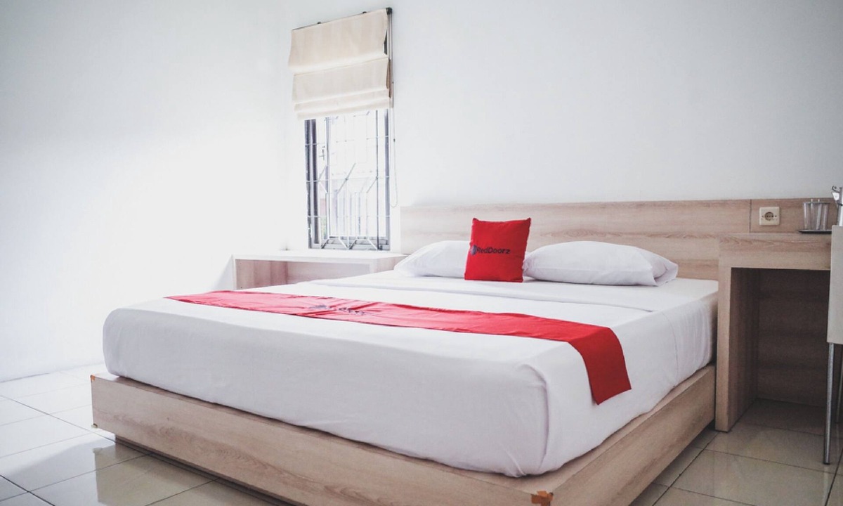 Sukabumi House | RedDoorz near Alun-alun Kota Sukabumi