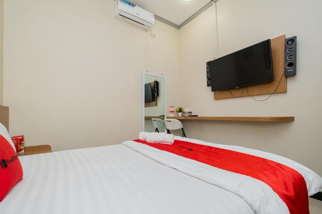 Pare Hotel | RedDoorz near Kampung Inggris Pare