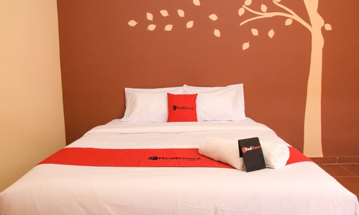 Kalasan Hotel | RedDoorz near Terminal A Adisucipto Airport
