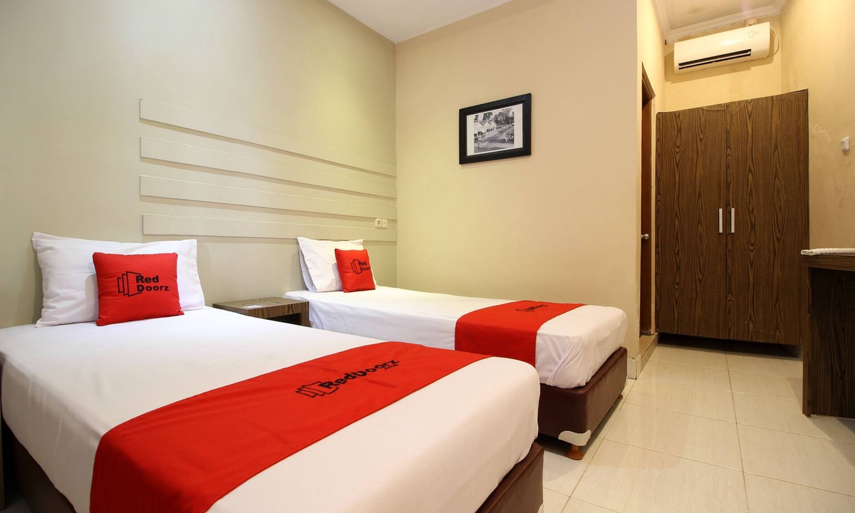 Sinduharjo Hotel | RedDoorz Plus @ Jalan Damai 2