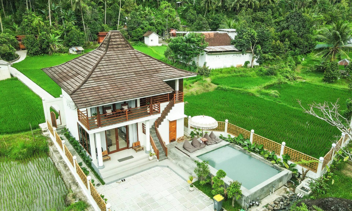 Pemenang Villa | Relaxing Three bedroom villa Private Pool with kitchen