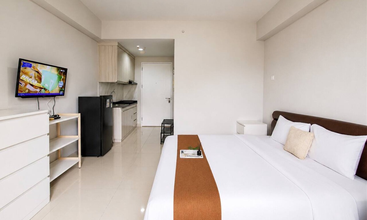 Tangerang Apartment | Restful And Serene Studio Room At Apartment Trimezia - Beverly 90210