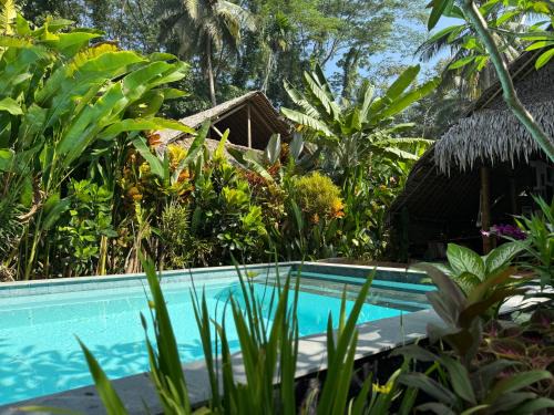 Batu Karas Bed & Breakfast | RNV Eco Resort Bungalows