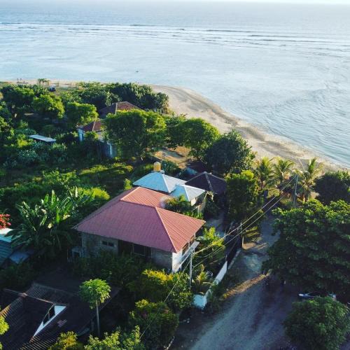 Hu'u House | Rock Pool Homestay