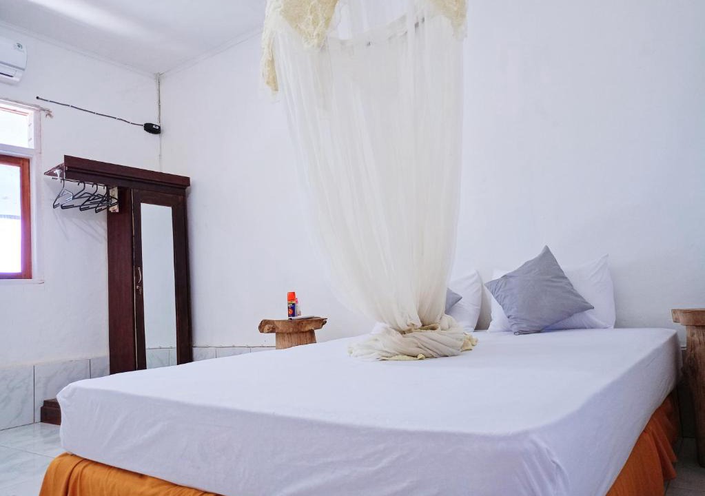 Hu'u House | Rocky homestay lakey nangas beach