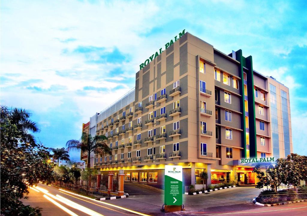 Jakarta Hotel | Royal Palm Hotel & Conference Center Cengkareng