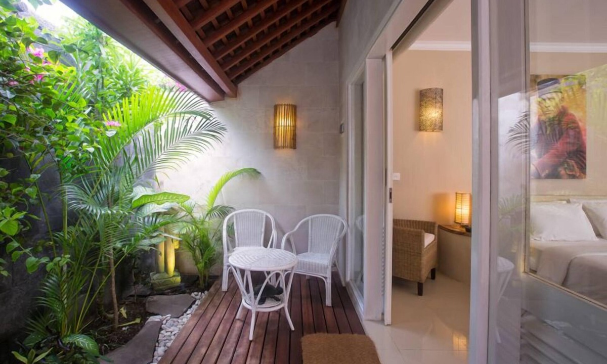 Gili Air Villa | Scallywags Joglo Villa