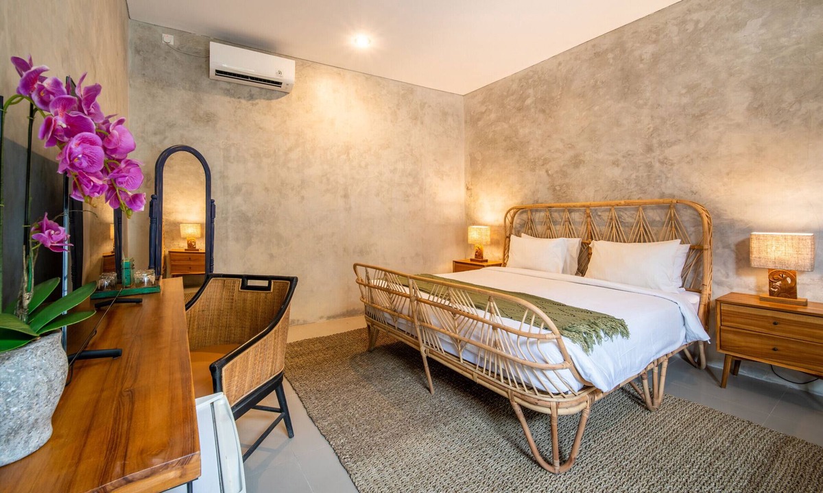 Berawa Bed & Breakfast | Seaside Boutique Hotel 102 (30m from beach)