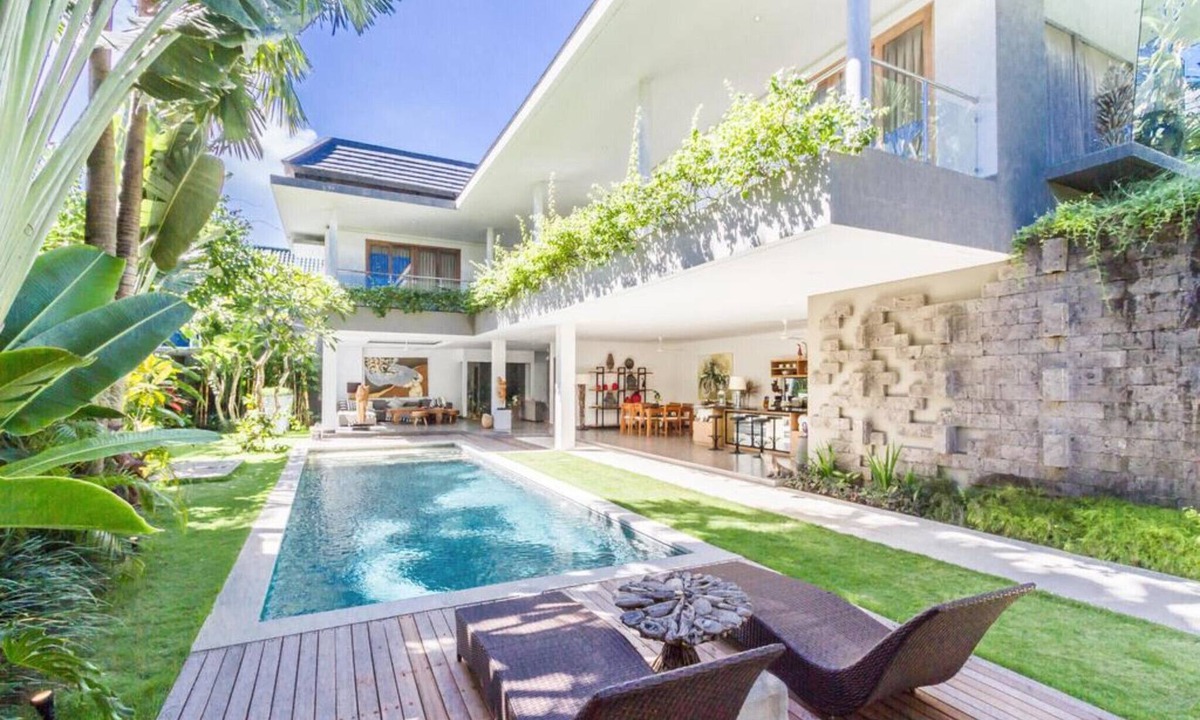 Dyanapura Villa | Seminyak 3 BR Villa | Quiet Street | Near Beach