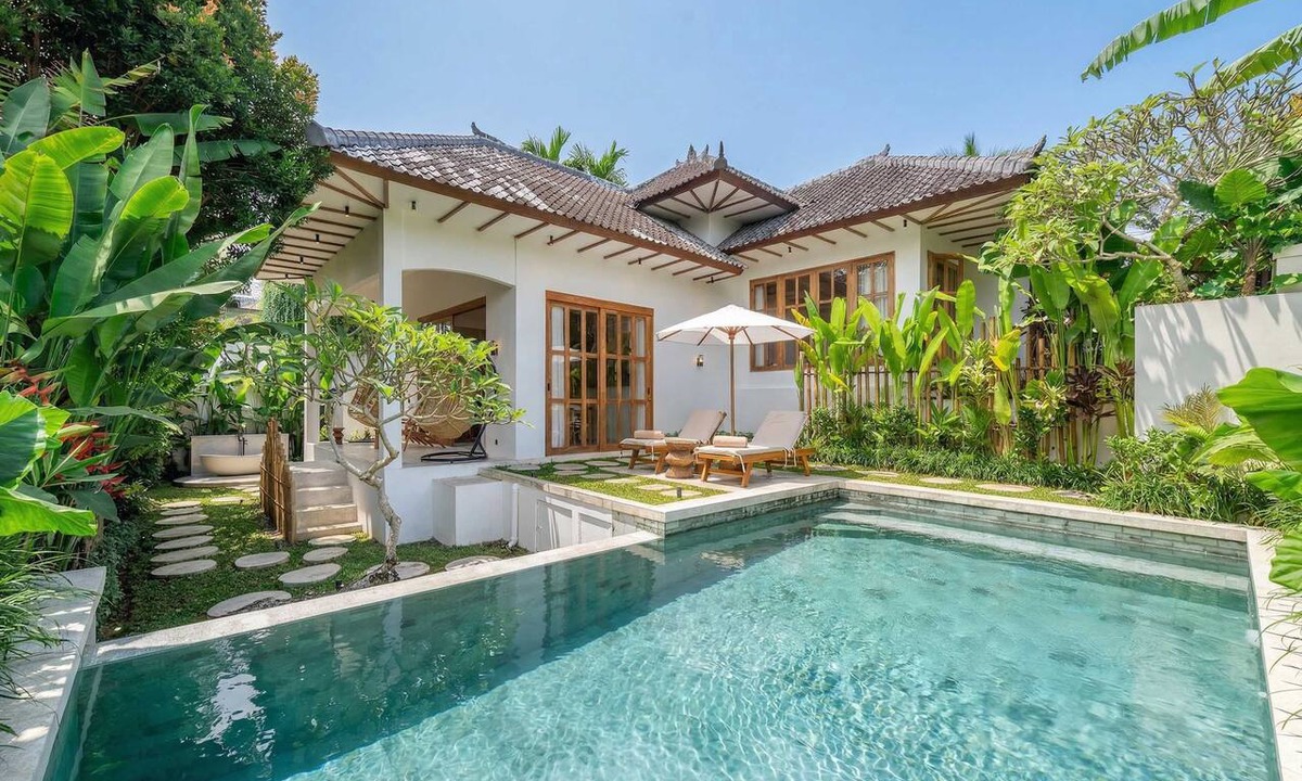 Singakerta Villa | Semiramida - Unique 2BR Villa w Outdoor Bath, Pool+Huge Garden