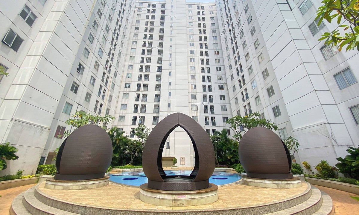 Jatinegara Apartment | Soft Toned And Comfy 2Br Near Mall At Bassura City Apartment