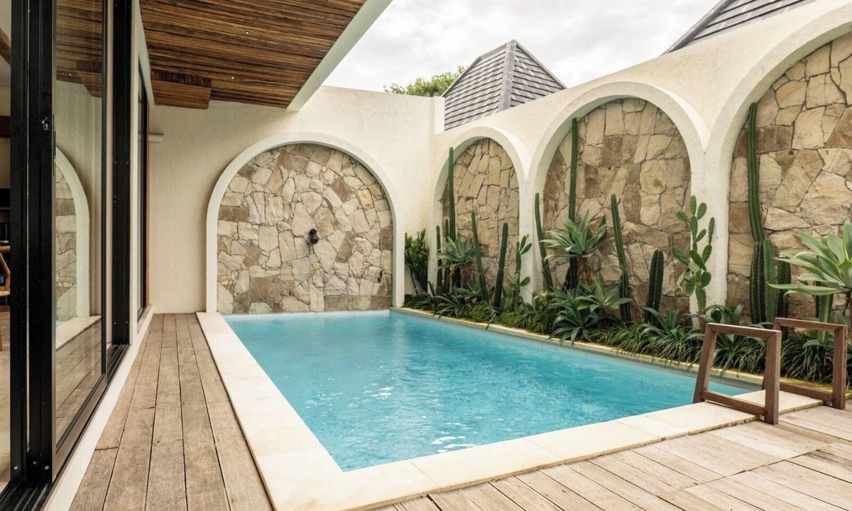 Tuban Villa | Spacious 4-bedroom Private villa in charming in Kuta with Swimming Pools