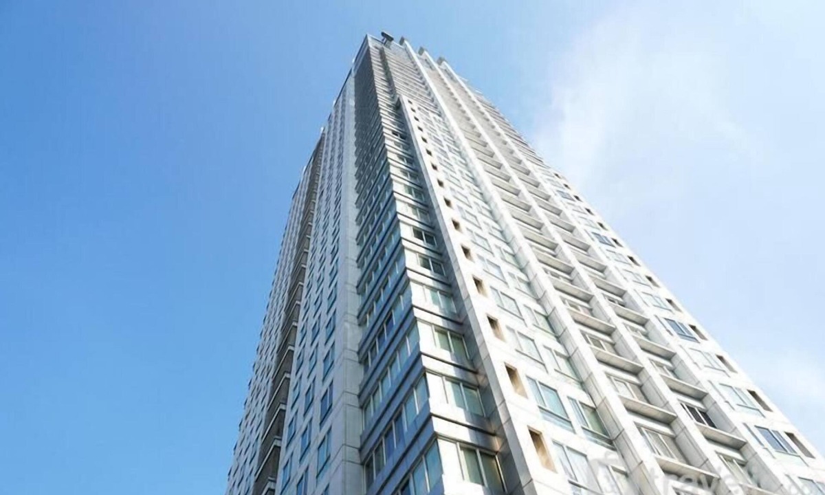 Senayan Apartment | Spacious Luxury 2Br Apartment With Extra Room At Fx Residence