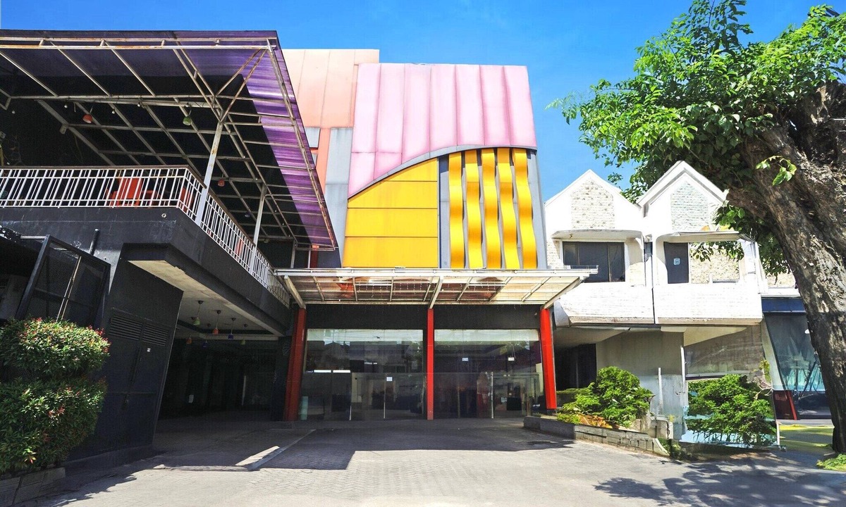 Malang House | Stylish DBL Suite Escape W/Free WiFi and Parking