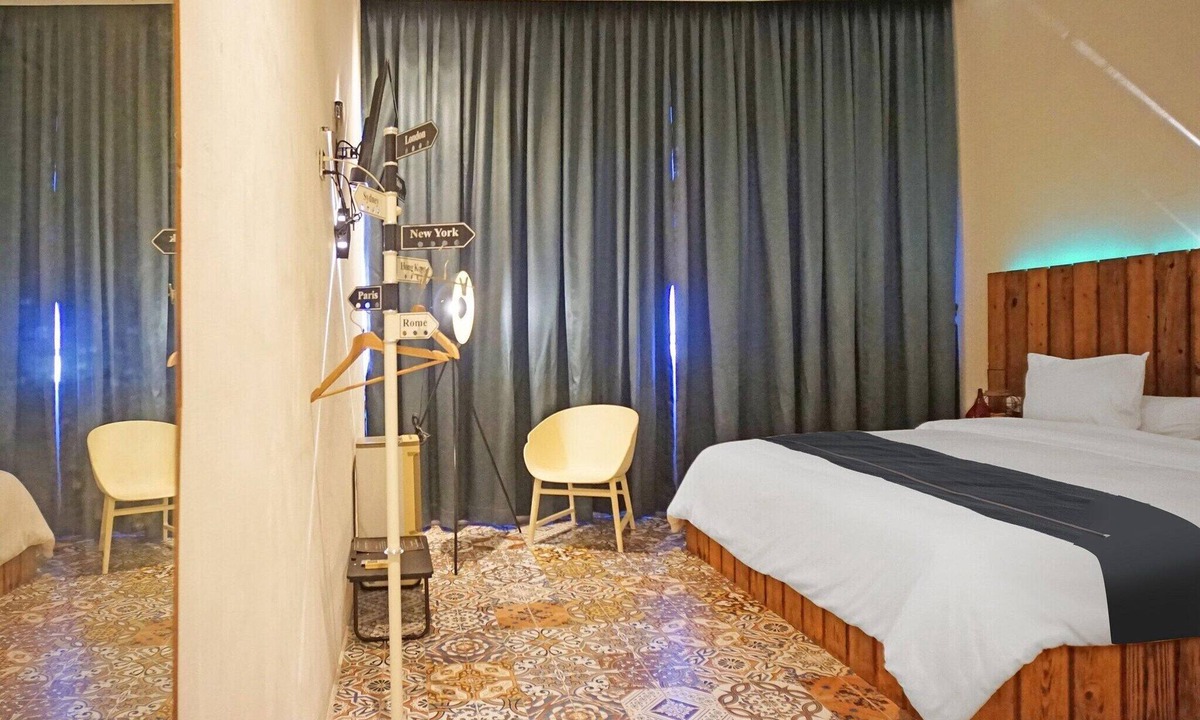 Medan House | Stylish DBL Suite Escape W/Free WiFi and Parking