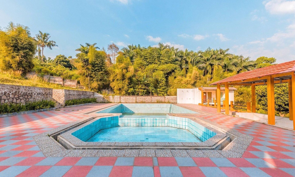Megamendung House | Stylish Twin Suite Escape W/Free WiFi and Parking