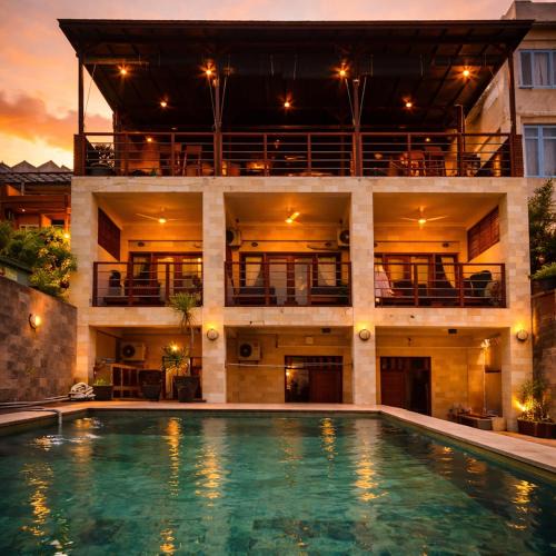 Labuan Bajo Hotel | The Loft by Smoke House - Central Stay - Stairs Access