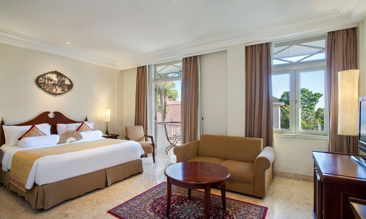 Central Yogyakarta Hotel | The Phoenix Hotel Yogyakarta - Handwritten Collection