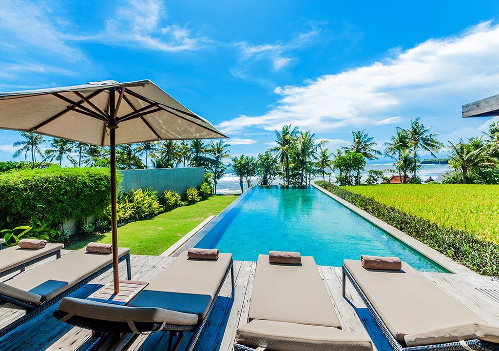 Cemagi Villa | Three Bedroom Beachfront Villa in Cemagi