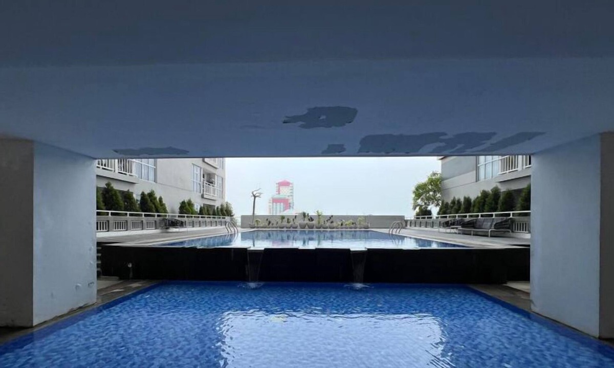 Surabaya Apartment | Tiny Studio with Pool View at Taman Melati Surabaya Apartment