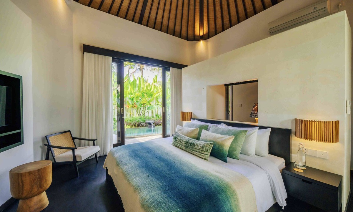 Sayan Hotel | Uma Kalai