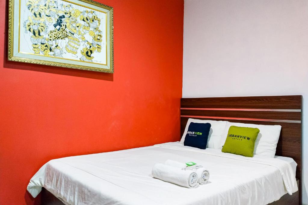 Bekasi Hotel | Urbanview DeJati House Jatikramat Bekasi